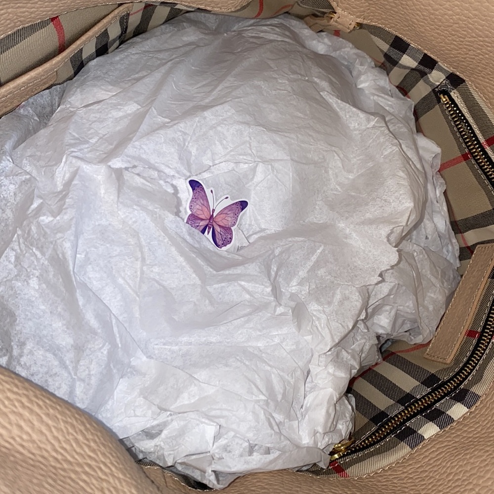 Authentic Burberry bag - Picture 12 of 16